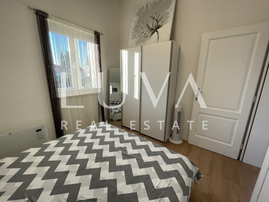 Brač, Supetar, modernly furnished apartment with sea view for sale