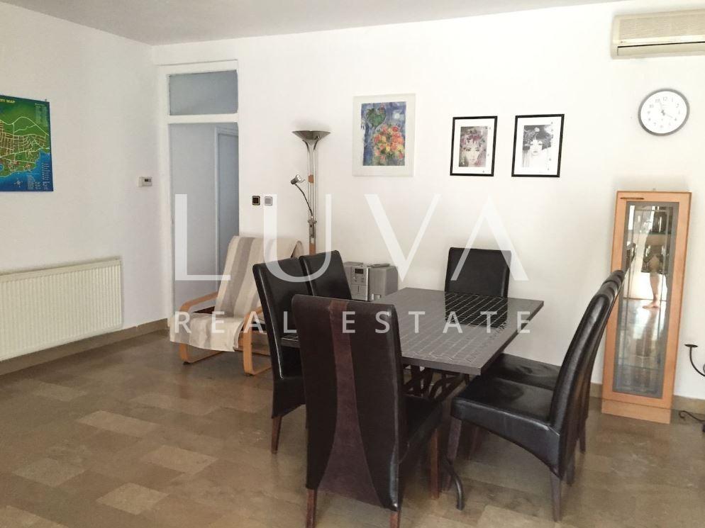 Brač, Supetar, three-storey building, established tourist property with sea view