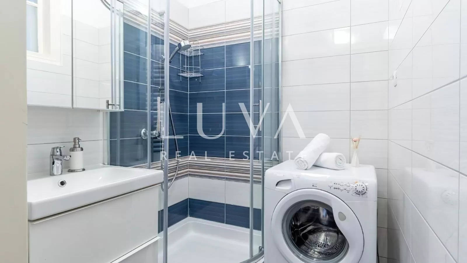 3-Zimmer-Wohnung zu verkaufen, 90 m2, neu renoviert, Top-Lage