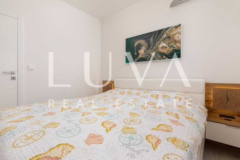 Krk, Omišalj, luxury apartment with roof terrace by the sea, for sale