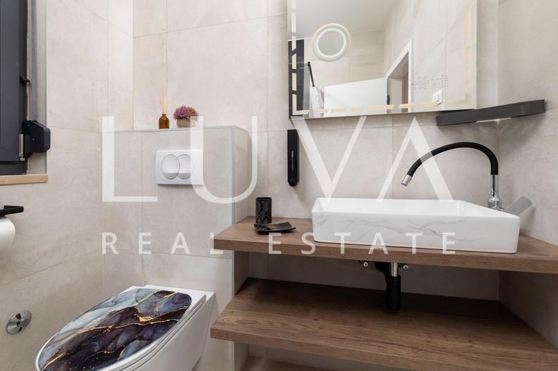 Krk, Omišalj, luxury apartment with roof terrace by the sea, for sale