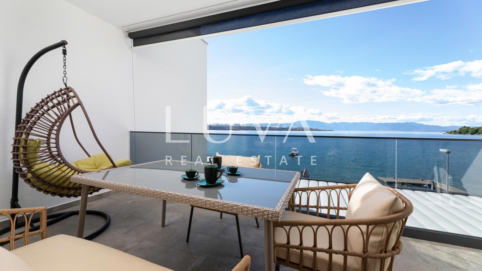 Krk, Omišalj, luxury apartment with roof terrace by the sea, for sale