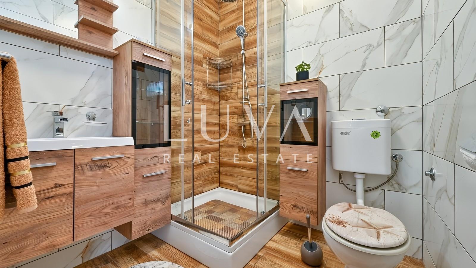 Kloštar Ivanić – House with Pool 145m2 & Vineyard for Sale