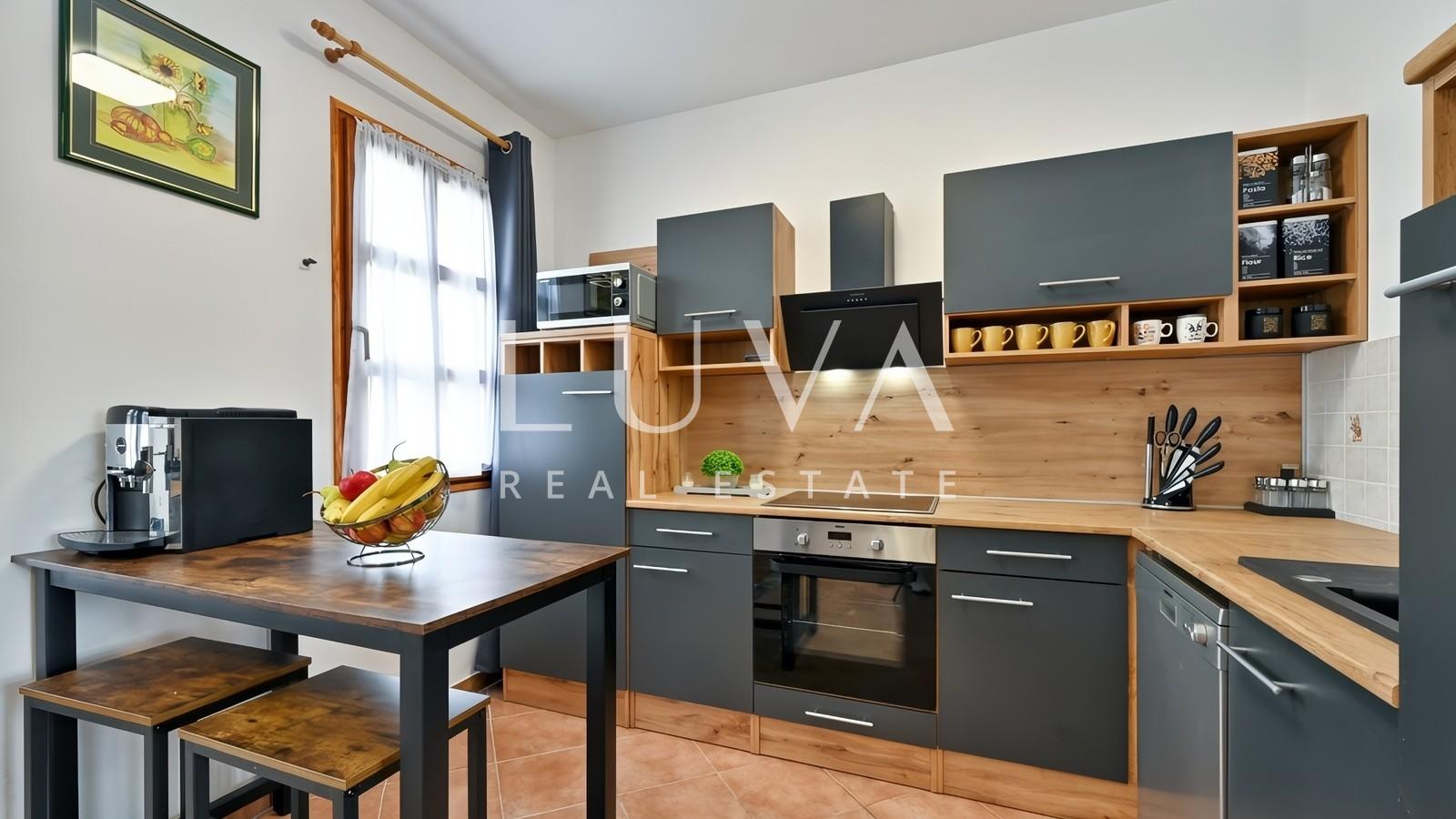 Kloštar Ivanić – House with Pool 145m2 & Vineyard for Sale