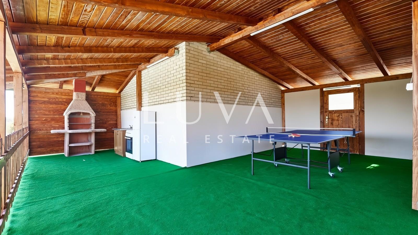 Kloštar Ivanić – House with Pool 145m2 & Vineyard for Sale