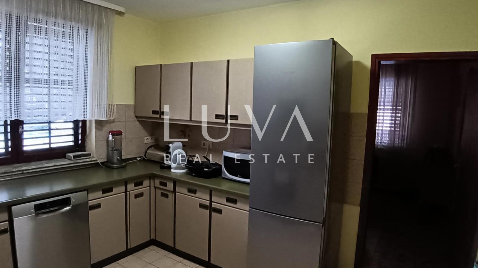 Poreč, Kukci, house with pool, 330 m²