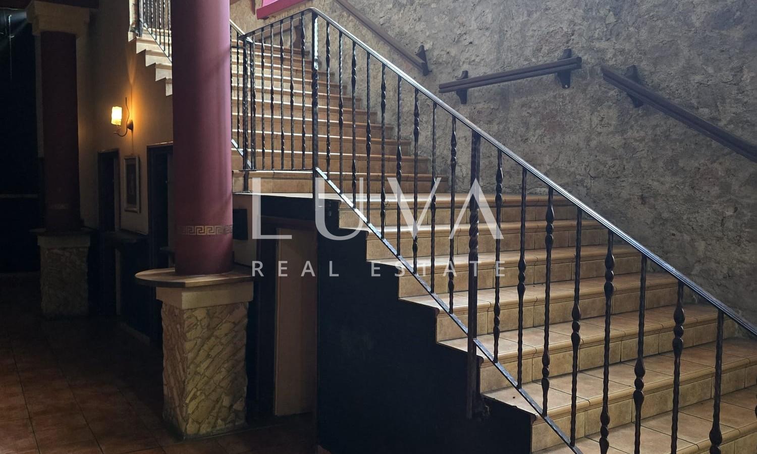 Senj, center, commercial space/night club, 1007 m² for sale