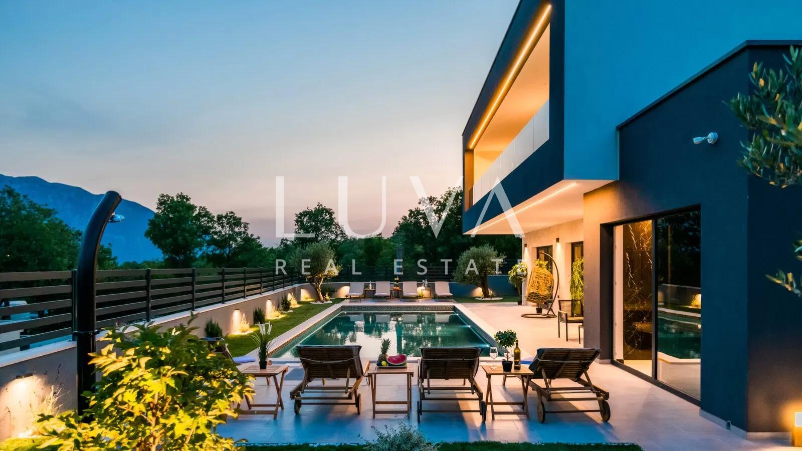 Zagvozd, luxuriöse Villa mit Pool zu verkaufen