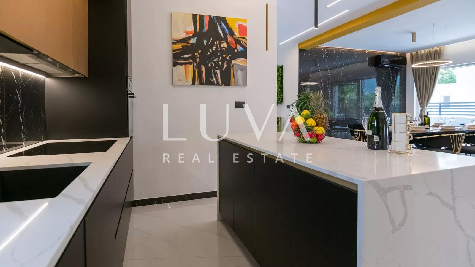 Zagvozd, luxuriöse Villa mit Pool zu verkaufen