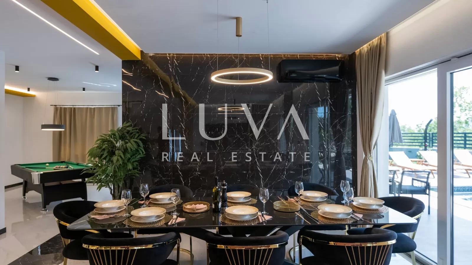 Zagvozd, luxuriöse Villa mit Pool zu verkaufen