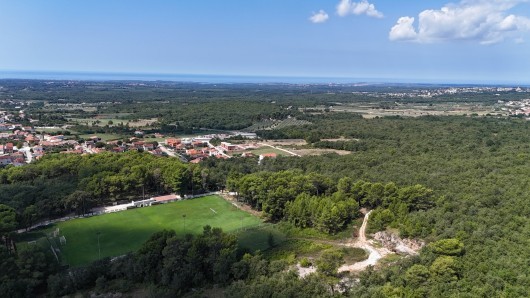 Višnjan, building plot with building permit, 1,277 m²