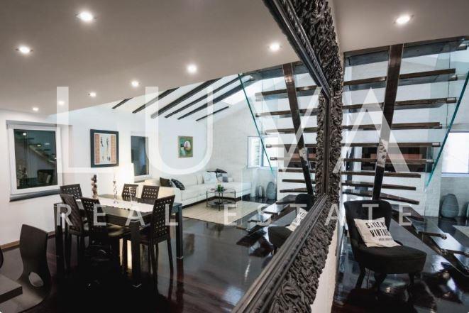 Šibenik, exklusive Wohnung 90 m2 mit Galerie im Zentrum