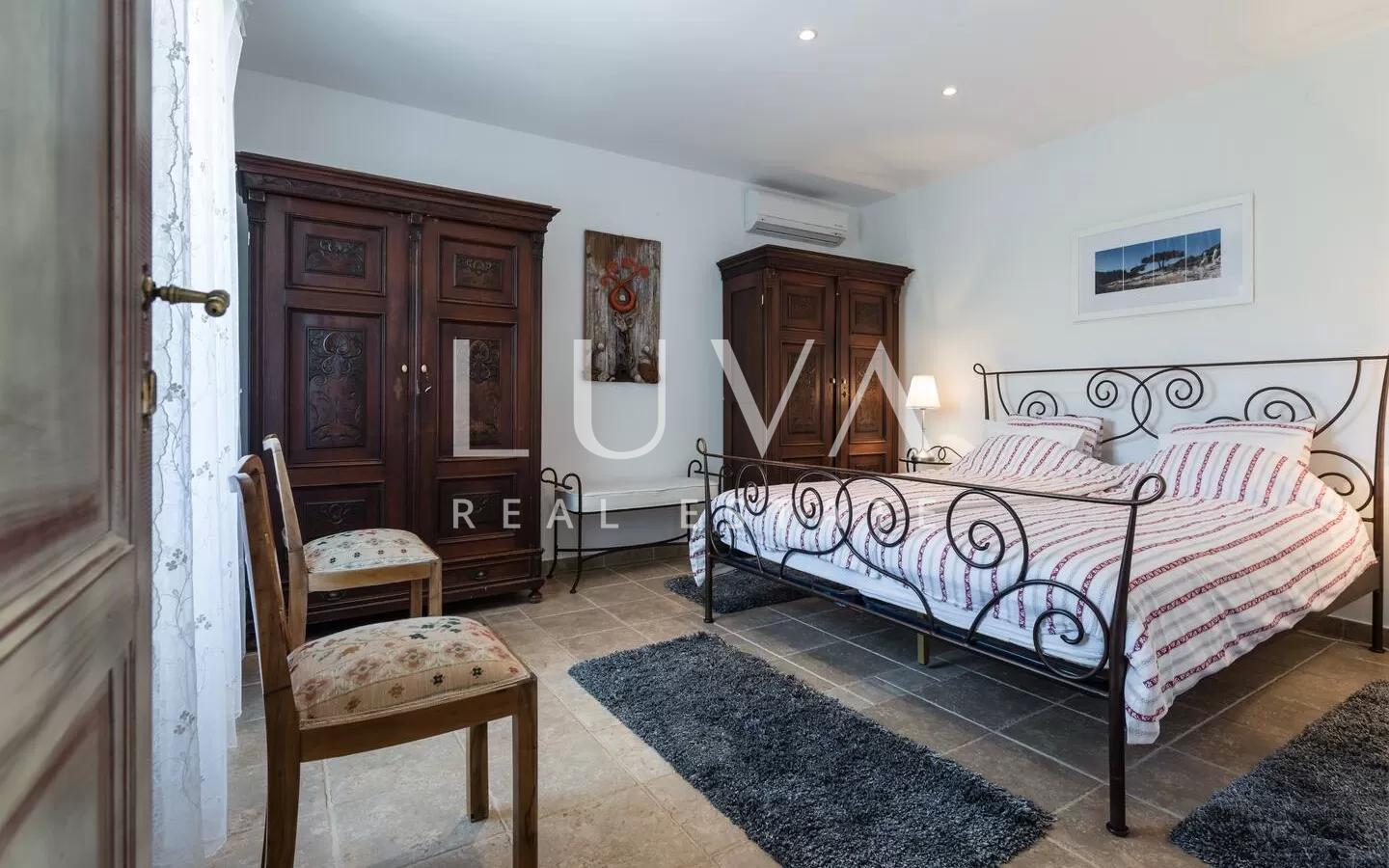 Dol, Brač, stone house with sea view for sale