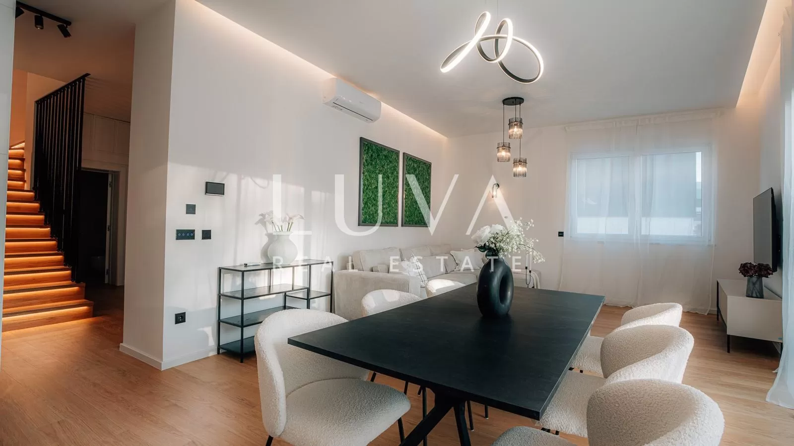 Remete, Luxuriöse 4-Zimmer-Wohnung, 140m2 + 2 Stellplätze zu vermieten