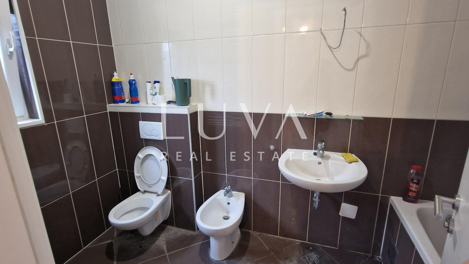 Zagreb, Gornje Vrapče, Haus auf 4 Etagen mit Pool, 490 m²