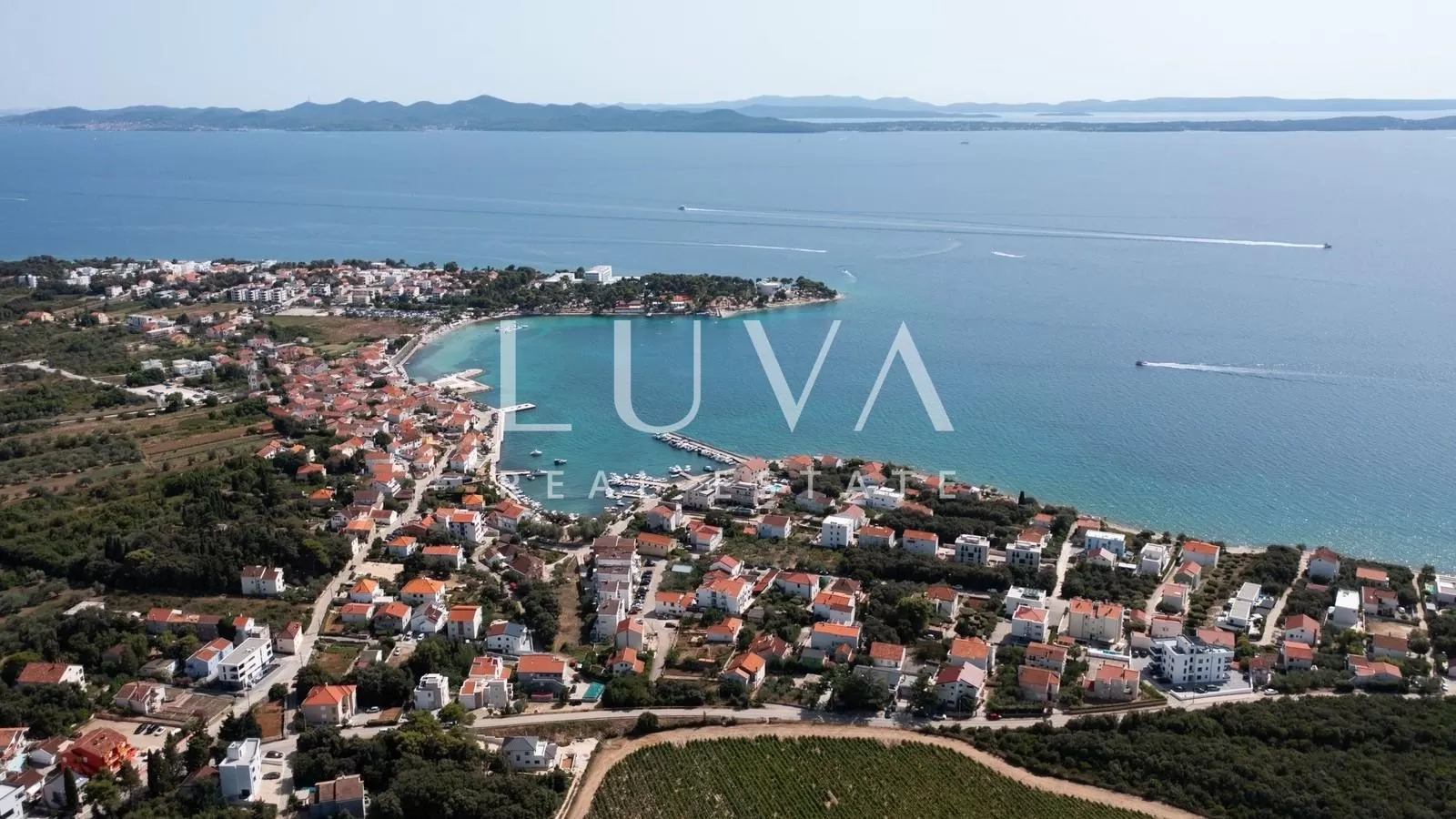 Zadar, Petrčane, luxury penthouse with roof terrace, 161.6 m²