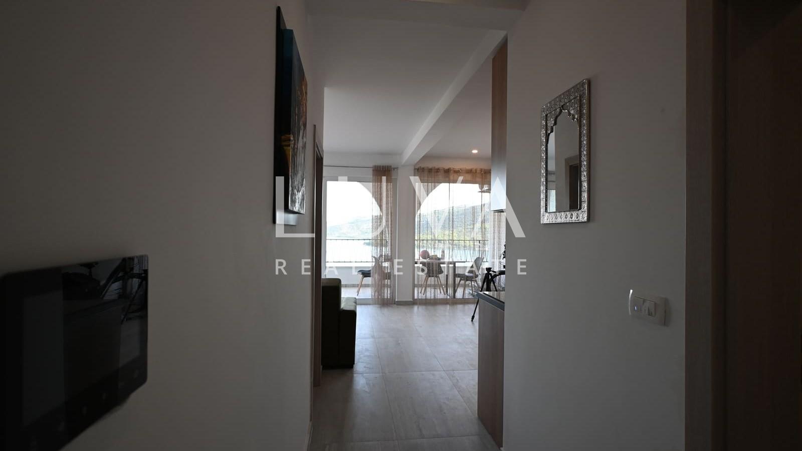 Marina, Trogir, apartment 75 m² near the sea for sale