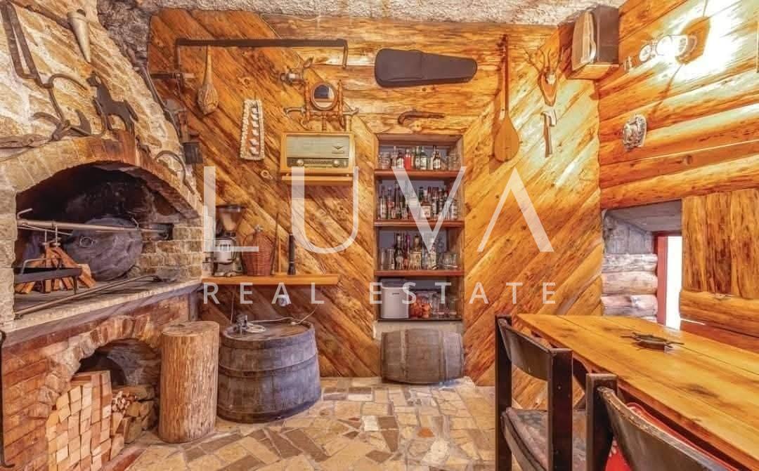 Kraljevica, Križišće, house with a pool for sale