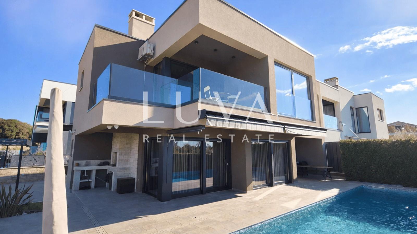 Poreč, Špadići, house with a pool near the sea for sale