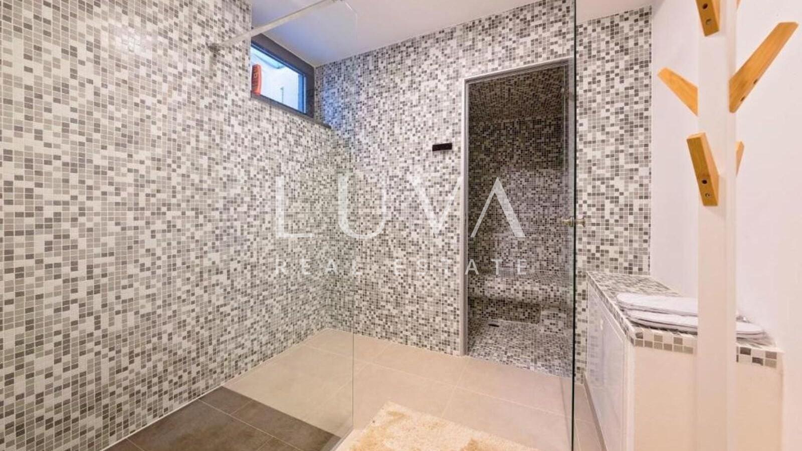 Poreč, Špadići, house with a pool near the sea for sale