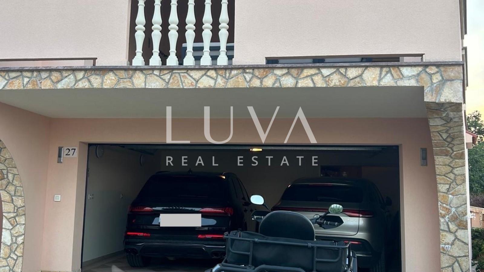 Spacious Semi-Detached House 275m2 for Sale in Nin