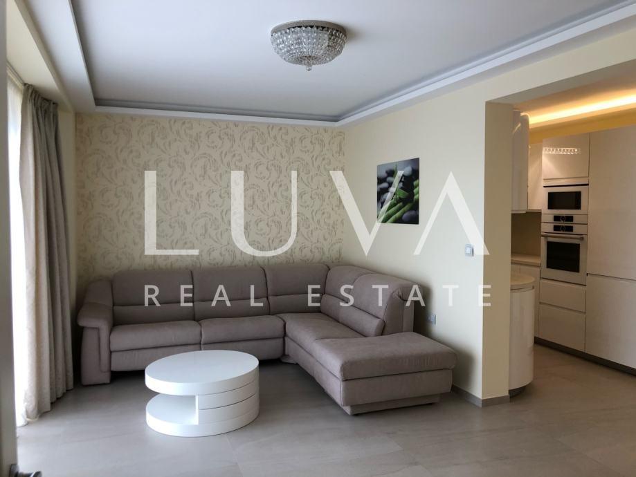 Zagreb, Gornje Prekrižje, Wohnung 70 m² mit 40 m² Terrasse + 2 Parkplätze