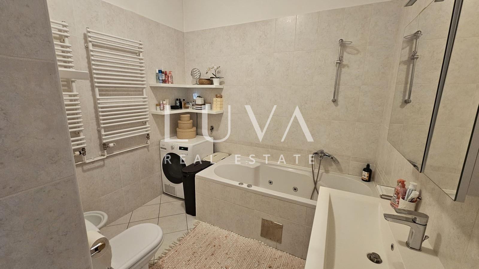 Zagreb, Gornje Prekrižje, Luxusapartment mit Garten und Garage, 230m2