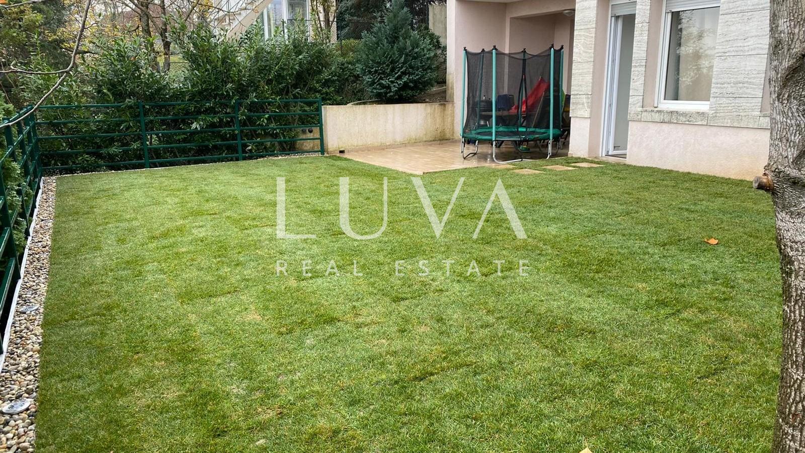 Zagreb, Gornje Prekrižje, Luxusapartment mit Garten und Garage, 230m2