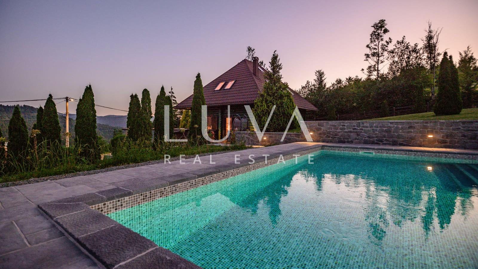 Ravna Gora, wooden house with pool for vacation for sale