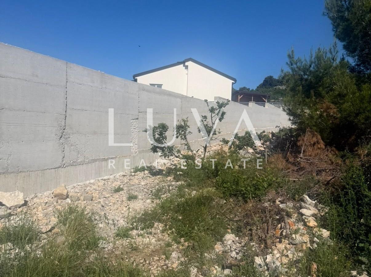 Pirovac, Vodice, building plot of 610 m² for sale