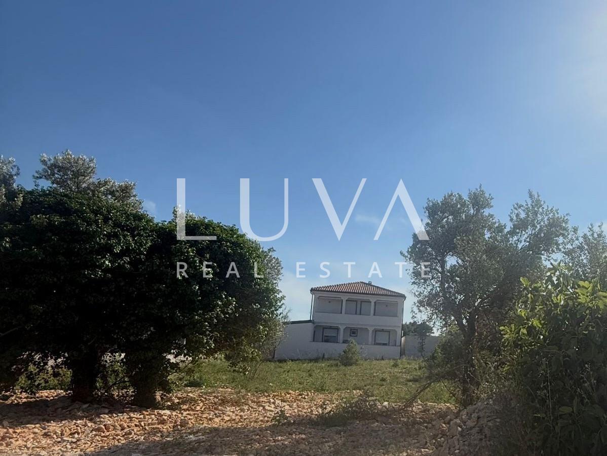 Pirovac, Vodice, building plot of 610 m² for sale