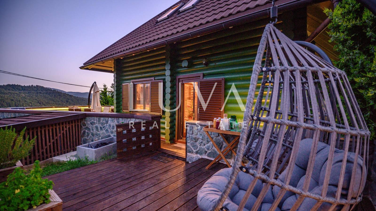 Ravna Gora, wooden house with pool for vacation for sale