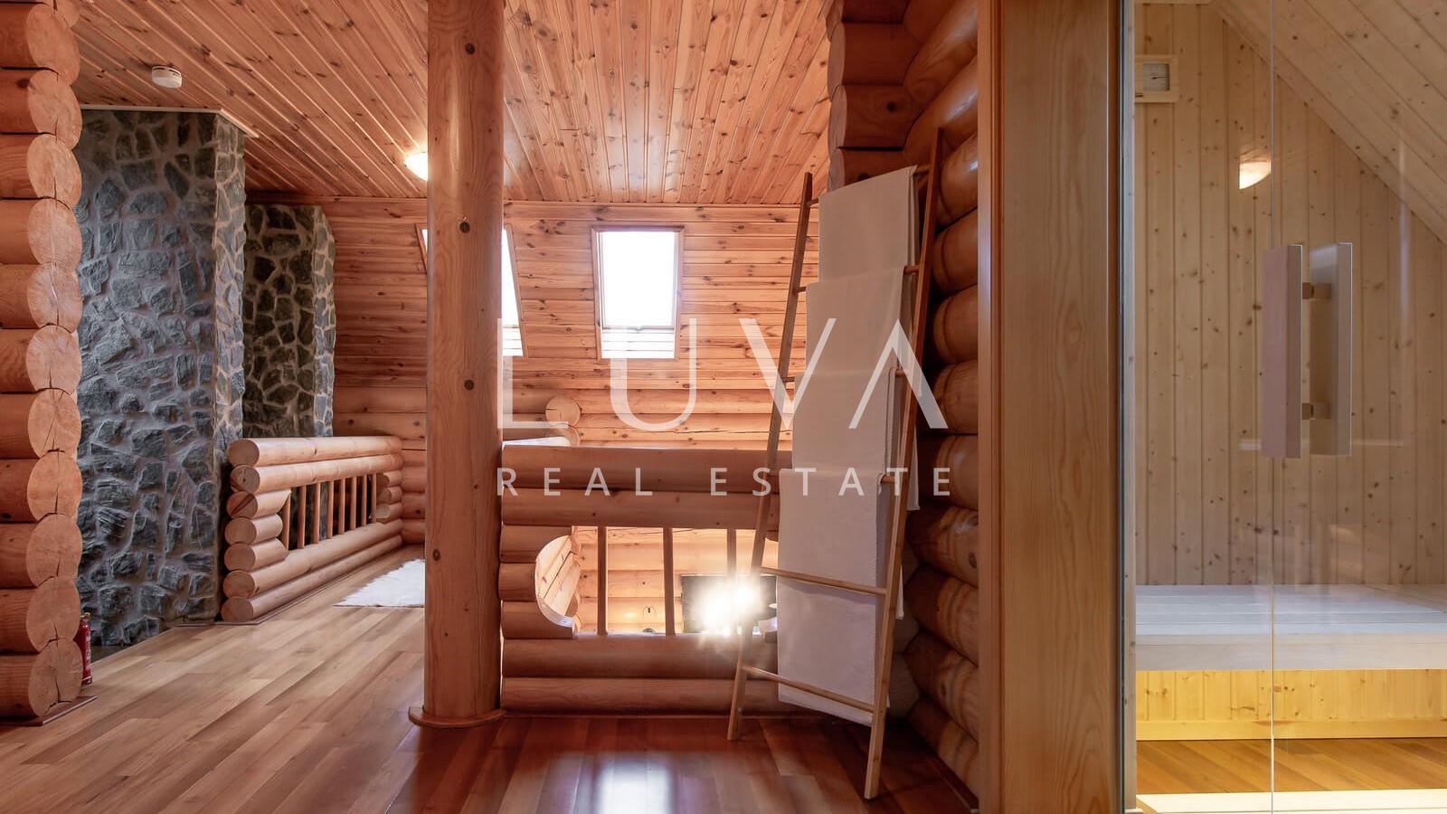 Ravna Gora, wooden house with pool for vacation for sale