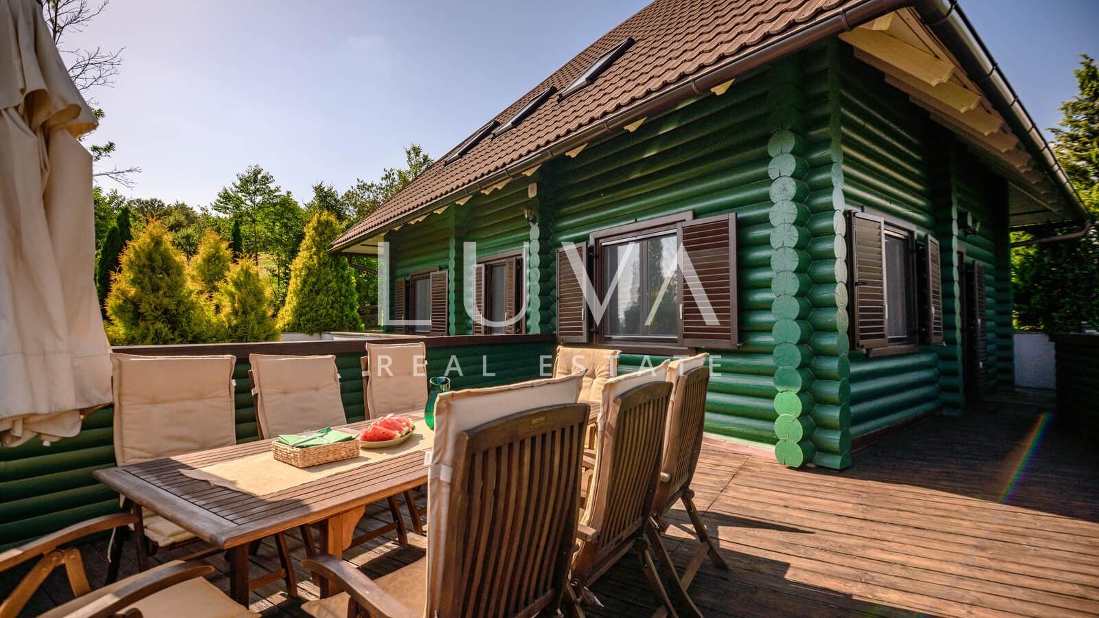 Ravna Gora, wooden house with pool for vacation for sale