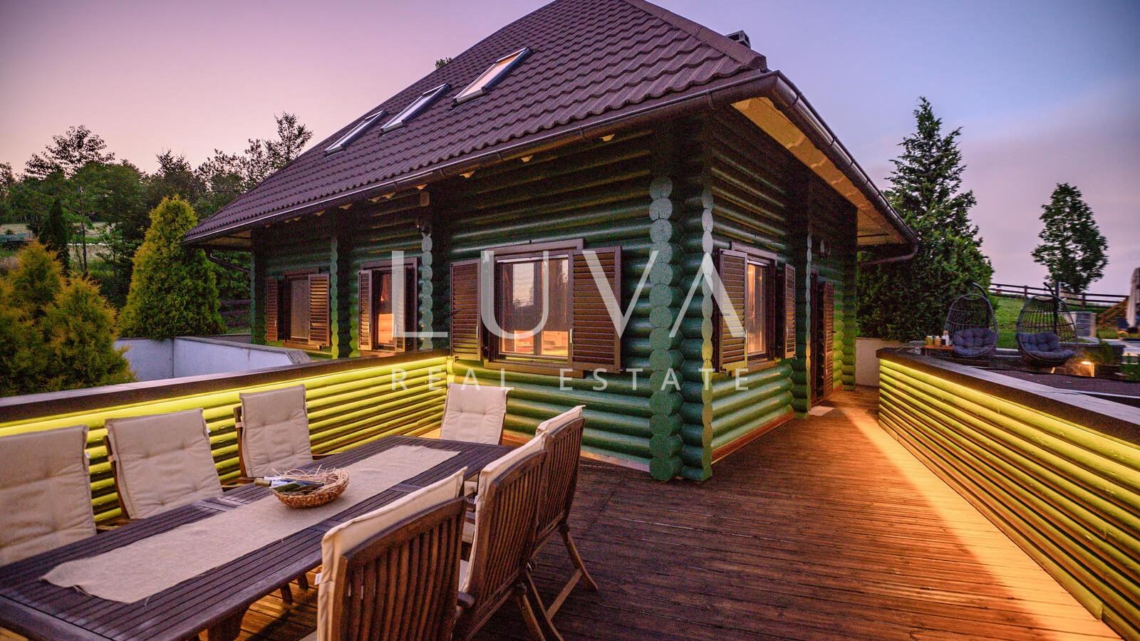 Ravna Gora, wooden house with pool for vacation for sale