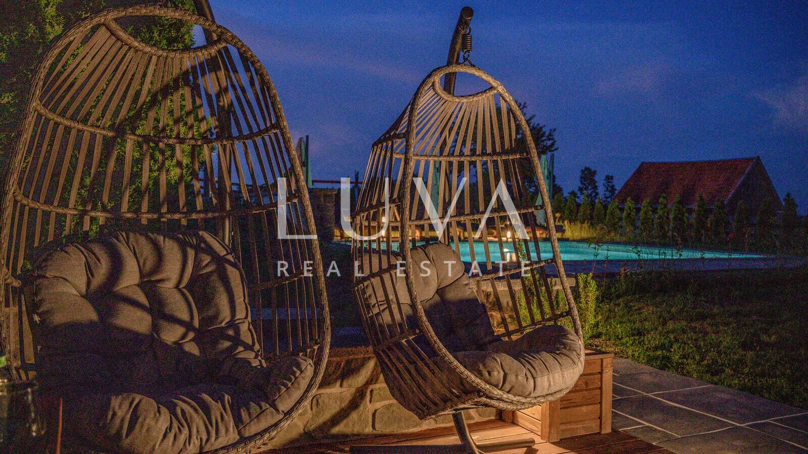 Ravna Gora, wooden house with pool for vacation for sale