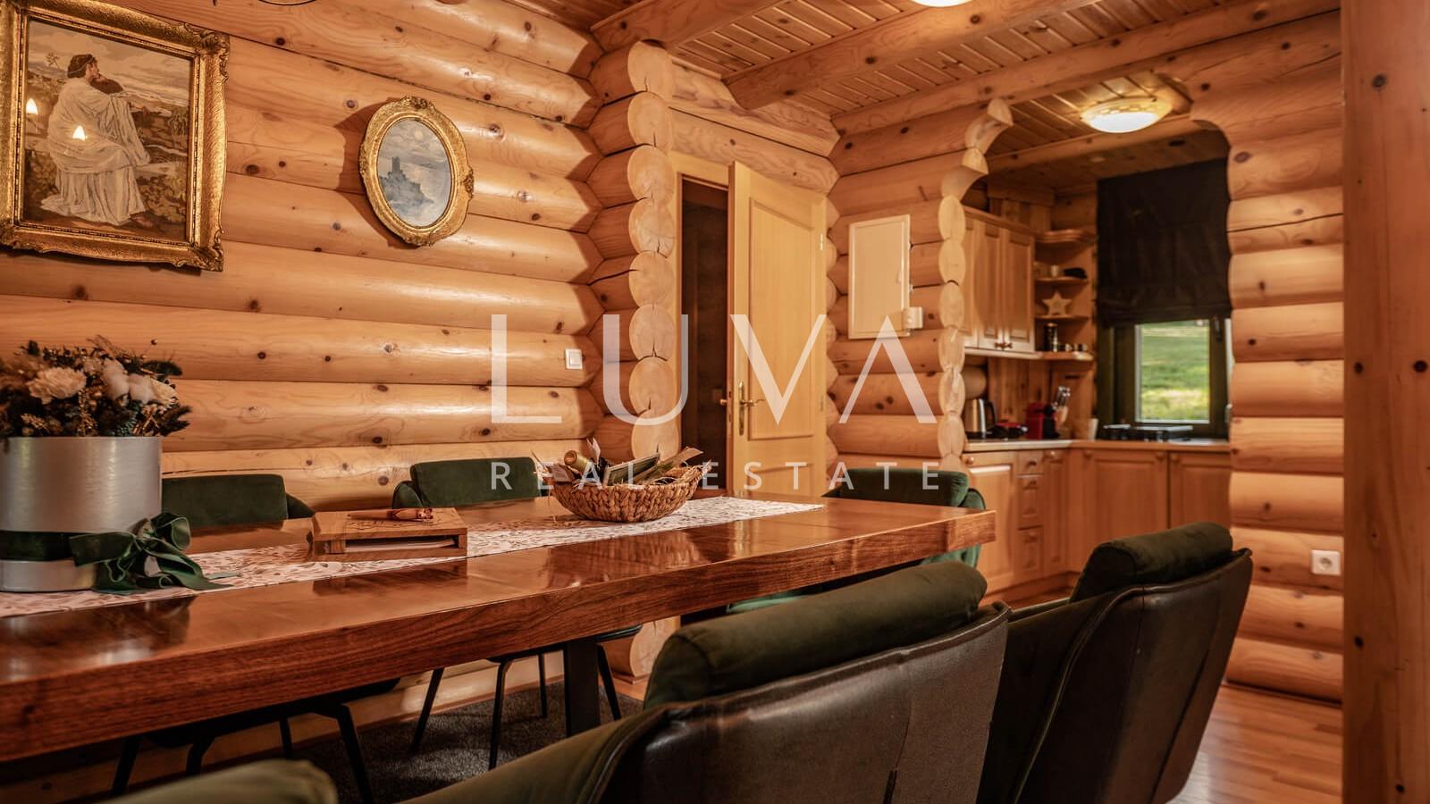 Ravna Gora, wooden house with pool for vacation for sale