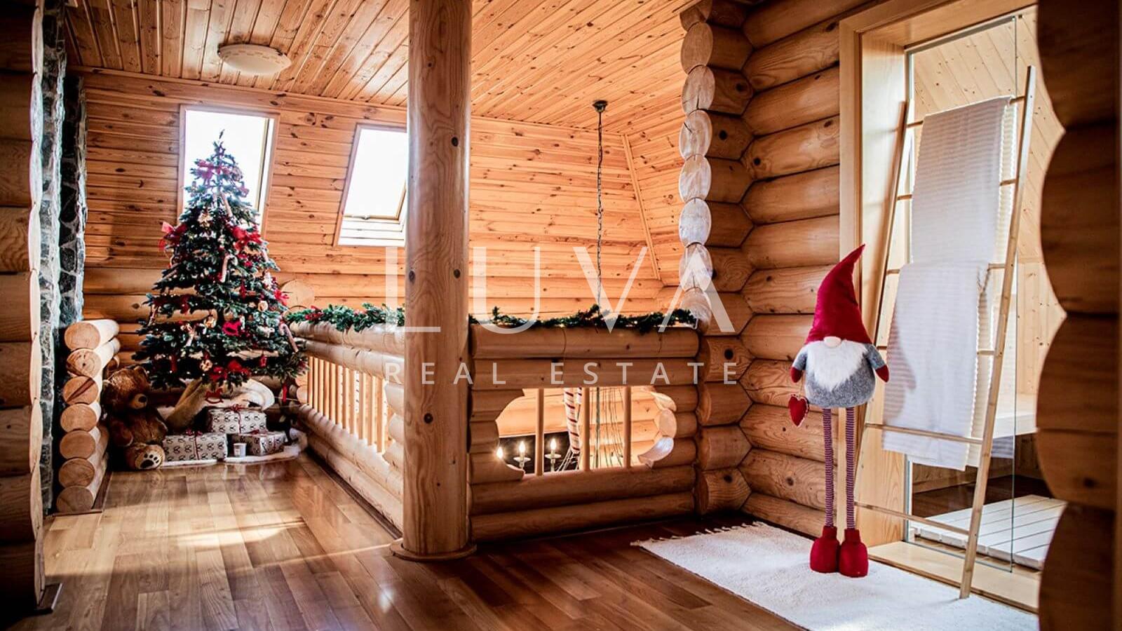 Ravna Gora, wooden house with pool for vacation for sale