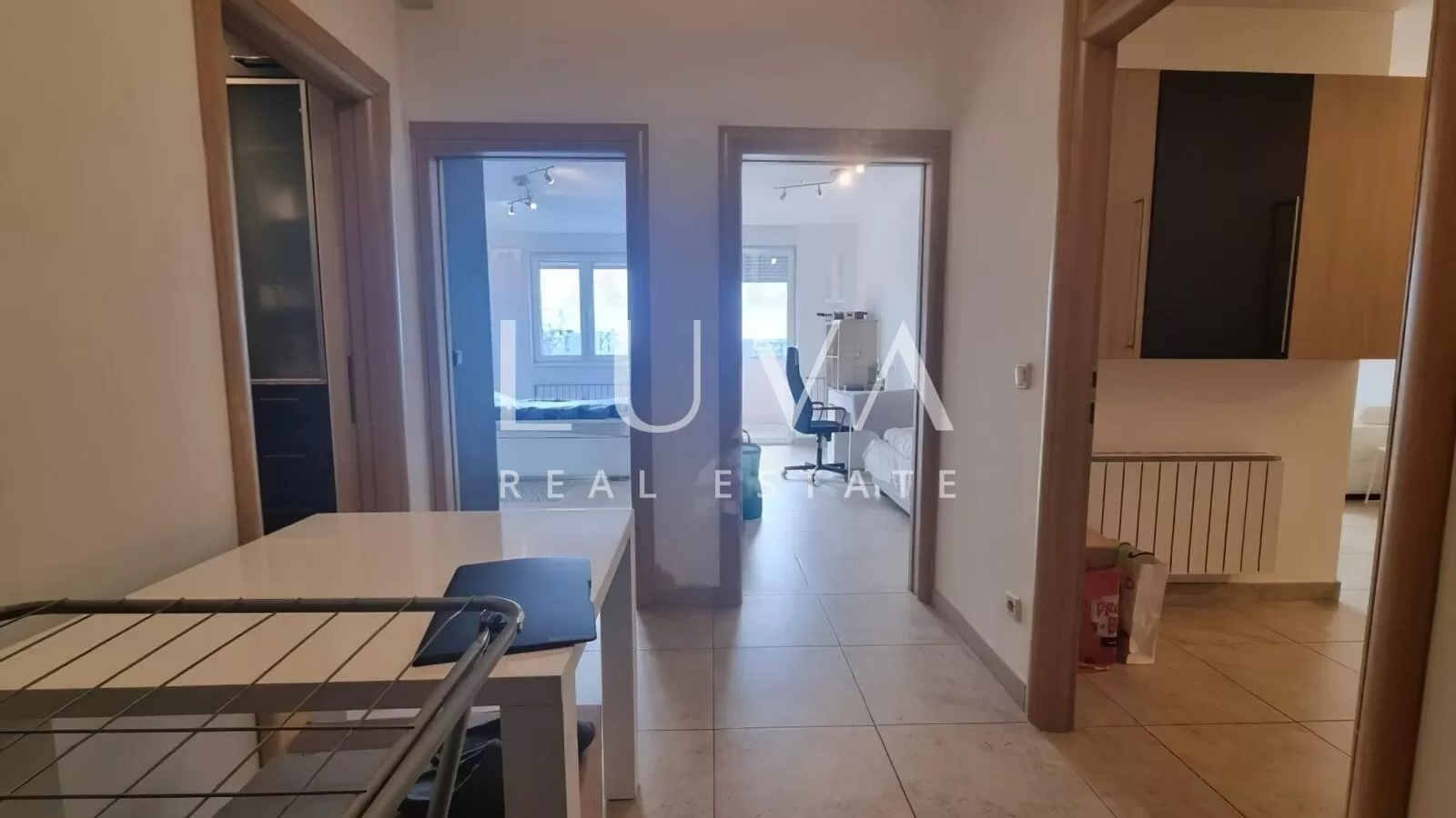 Moderne 3-Zimmer-Wohnung, 71,13m2, Rudeš, zu verkaufen + Garage