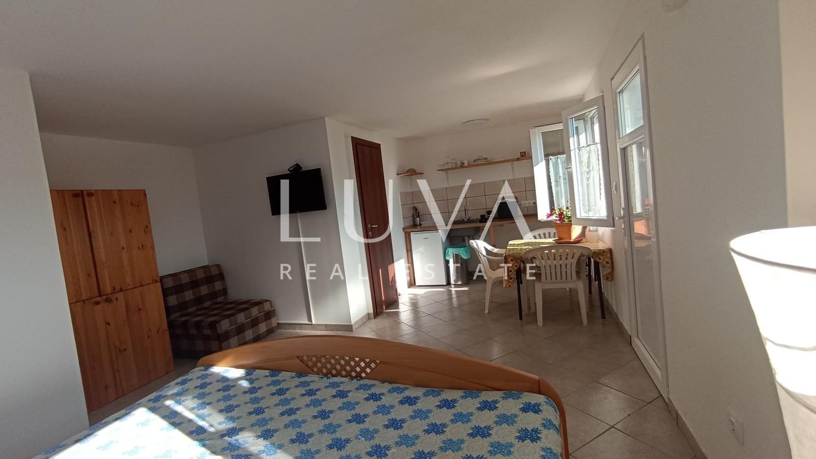 Marina, Trogir, kamena kuća blizu mora na prodaju