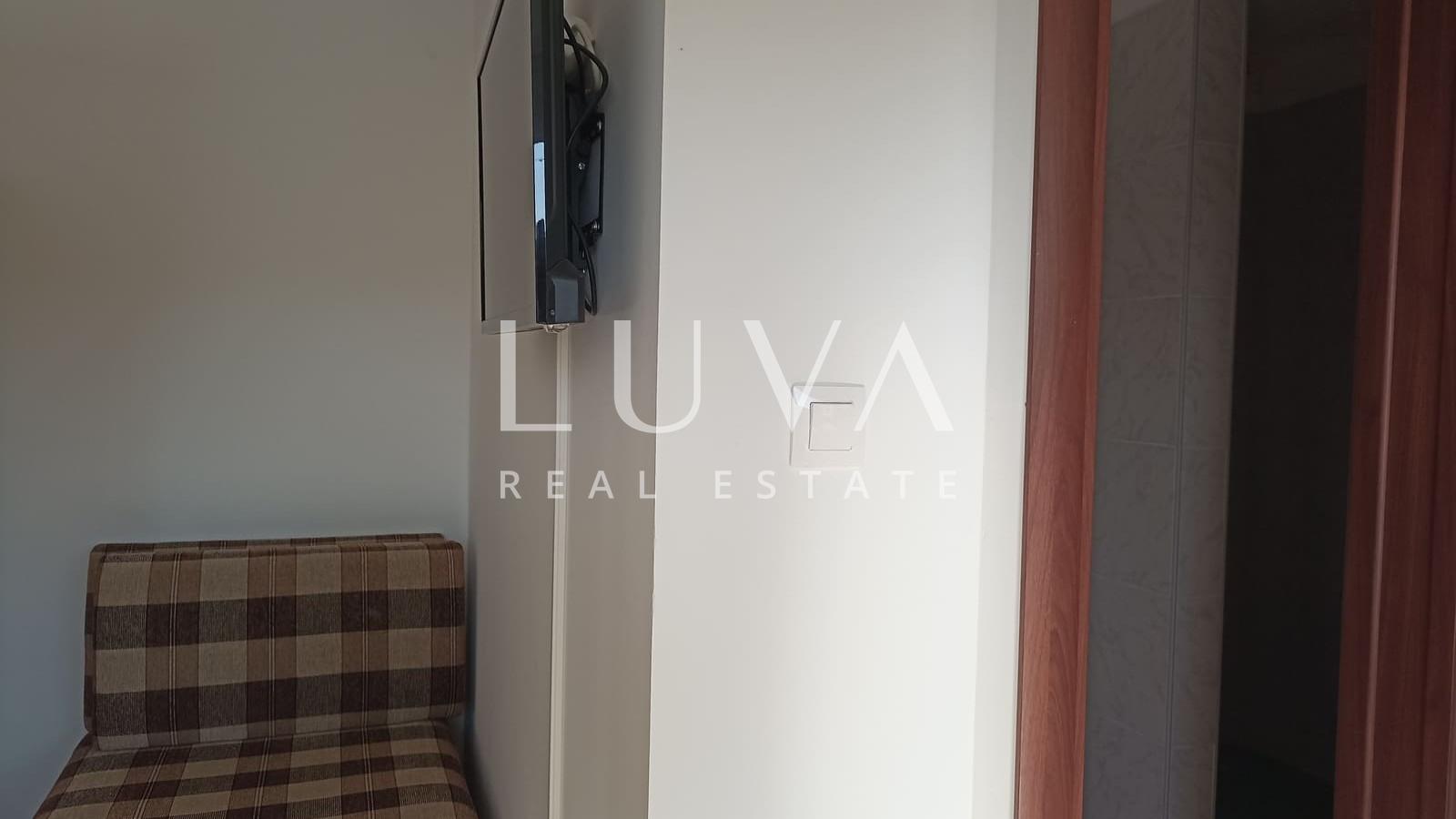 Marina, Trogir, kamena kuća blizu mora na prodaju