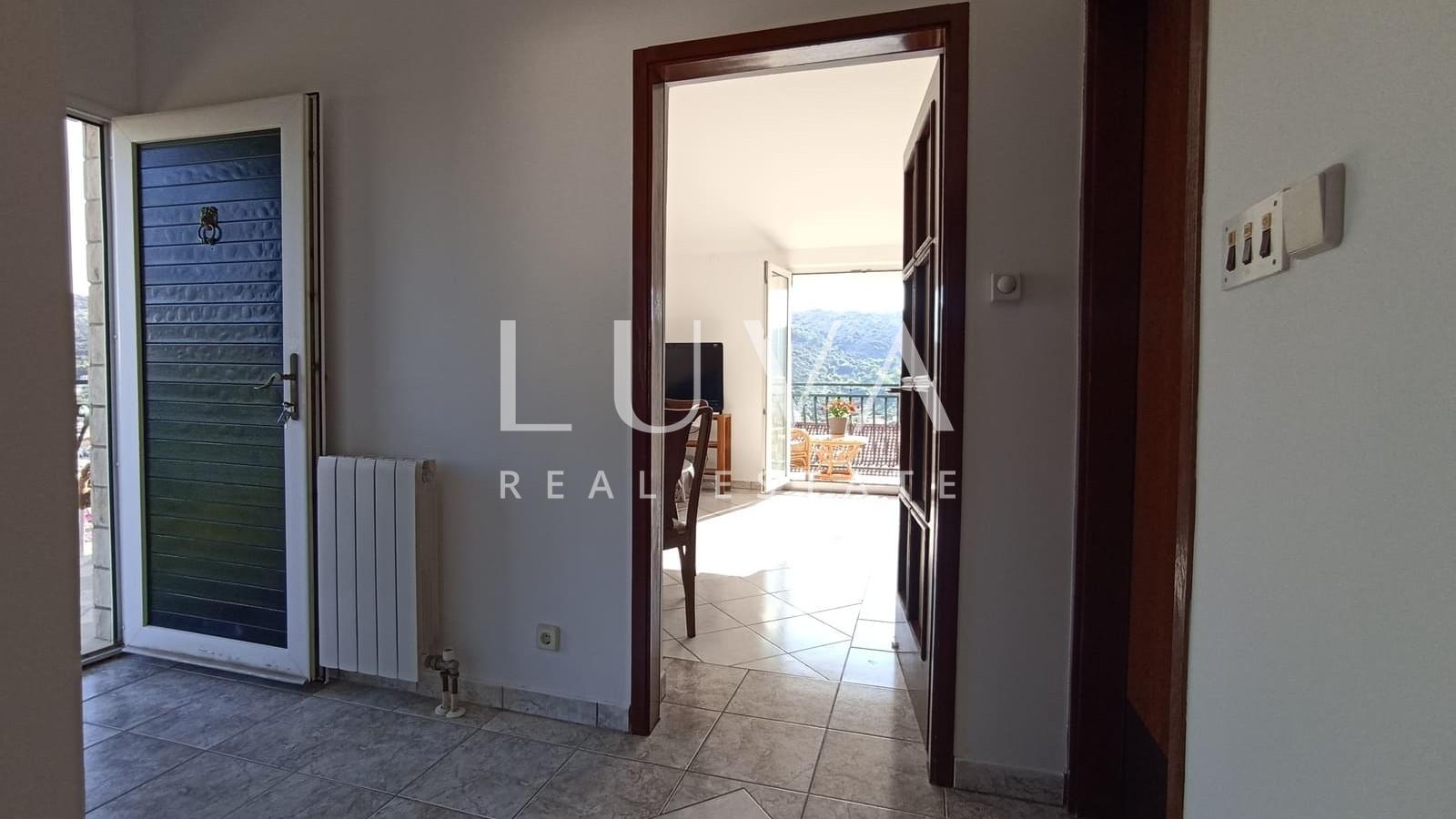 Marina, Trogir, kamena kuća blizu mora na prodaju