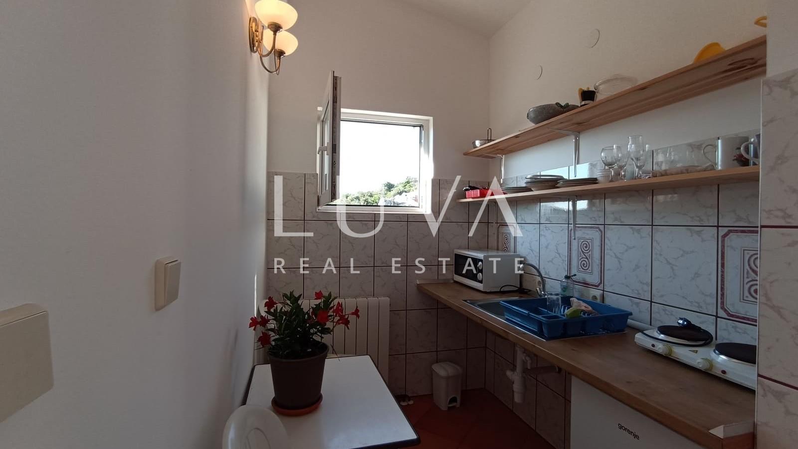 Marina, Trogir, kamena kuća blizu mora na prodaju