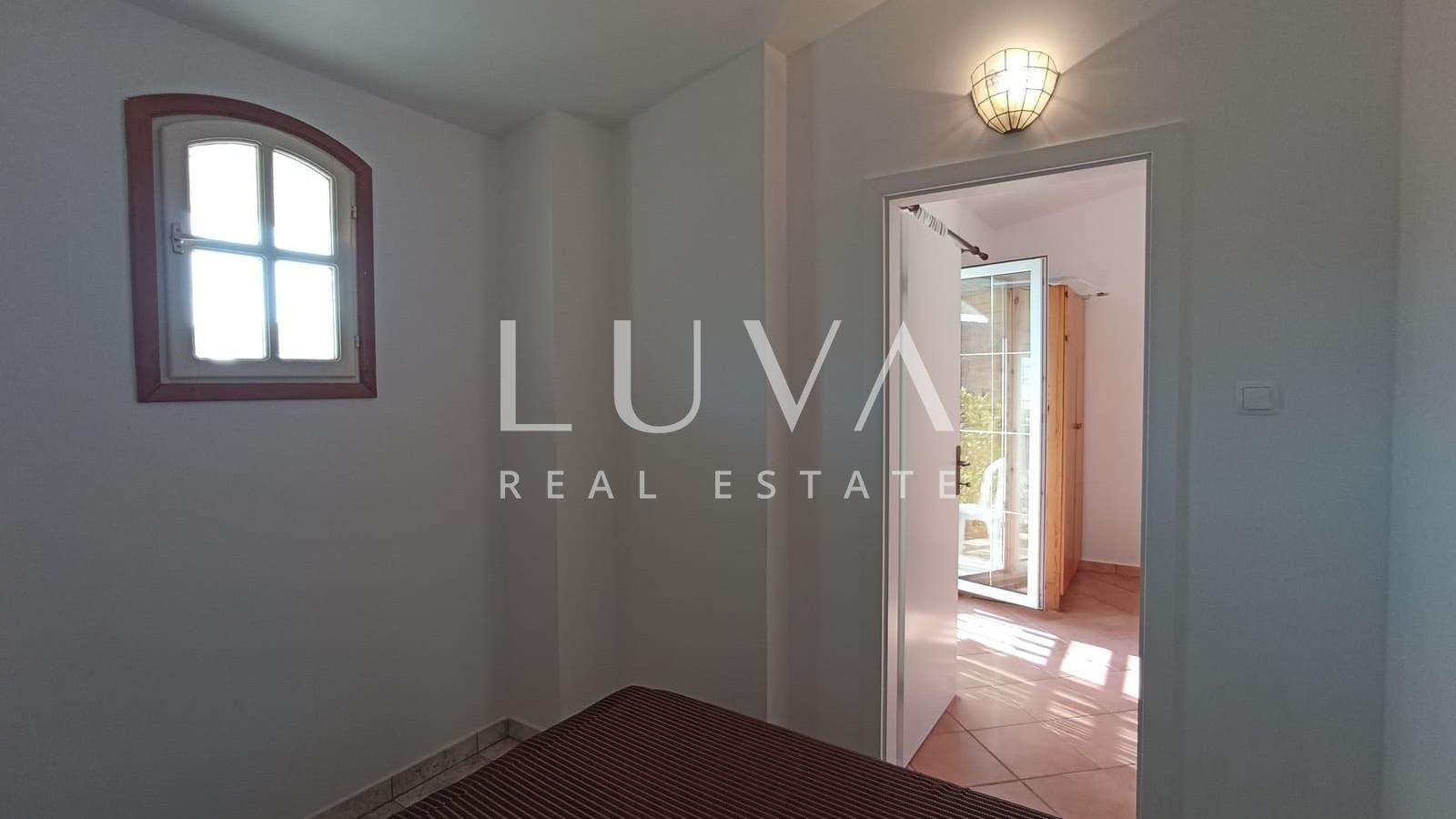 Marina, Trogir, kamena kuća blizu mora na prodaju