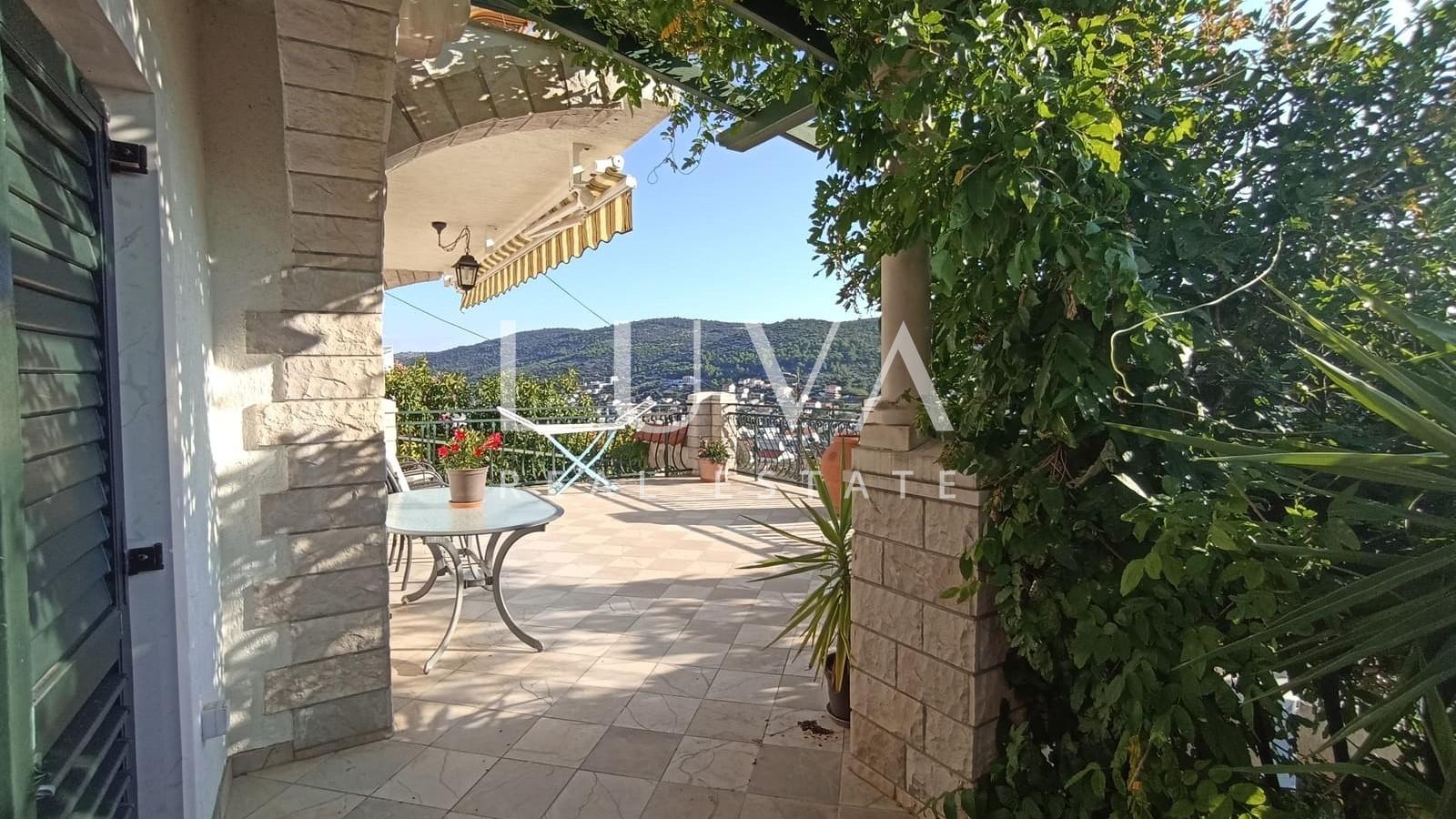 Marina, Trogir, kamena kuća blizu mora na prodaju