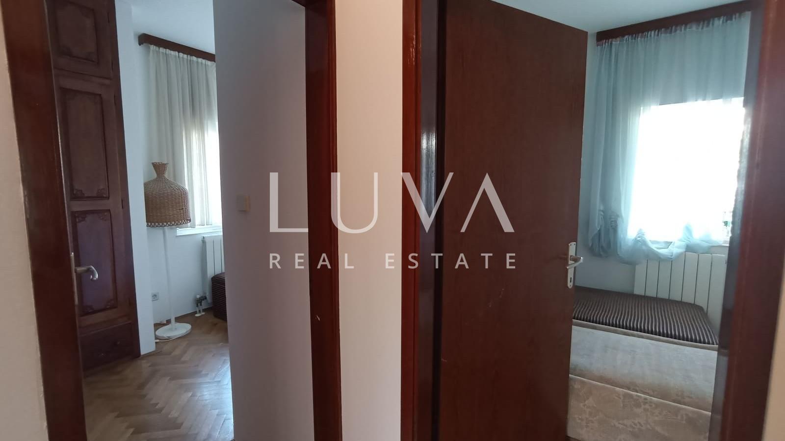 Marina, Trogir, kamena kuća blizu mora na prodaju