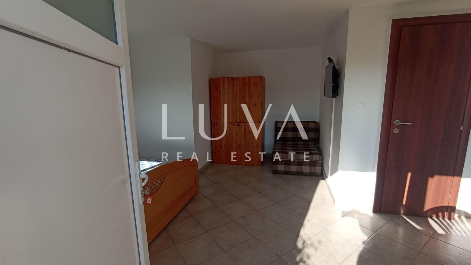 Marina, Trogir, kamena kuća blizu mora na prodaju