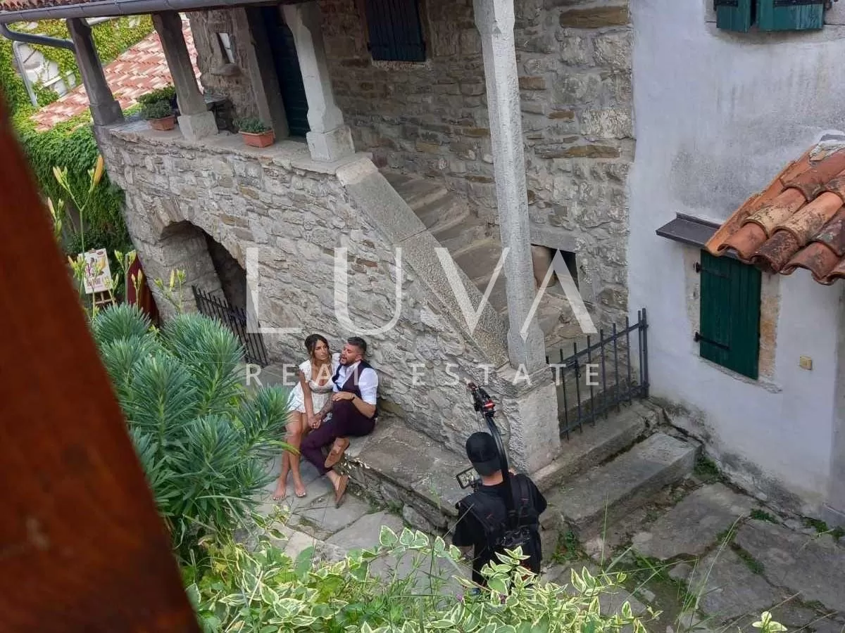 Hum, Istrien, historisches Steinhaus zum Verkauf, Investitionsmöglichkeit