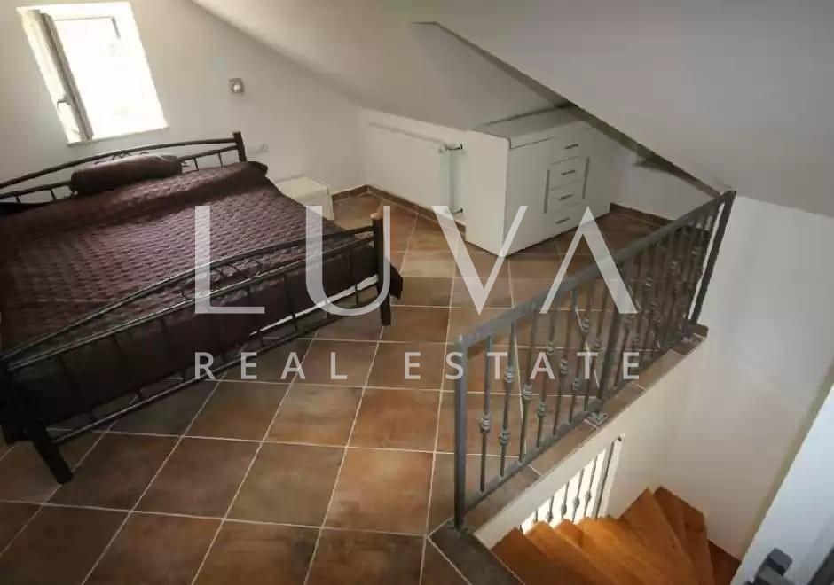 Hvar, Stari Grad, kamena kuća uz more na prodaju