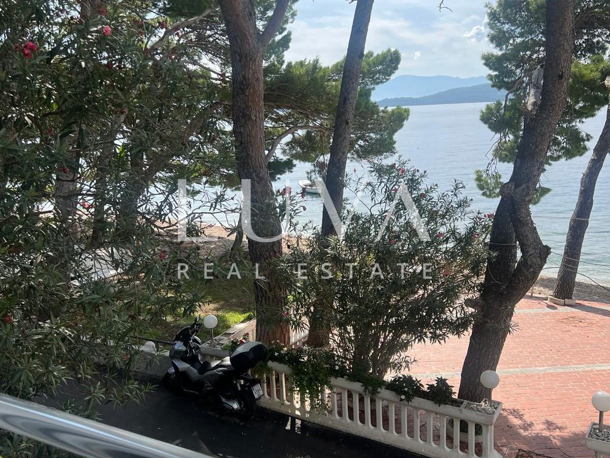 Mala Duba, Živogošće, boutique hotel na plaži, investicijska prilika